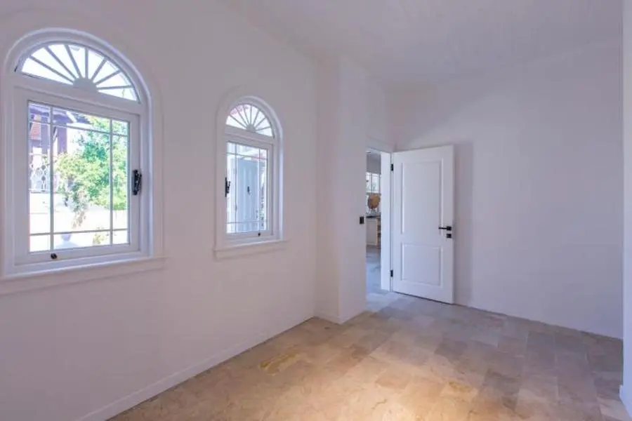 Spacious room